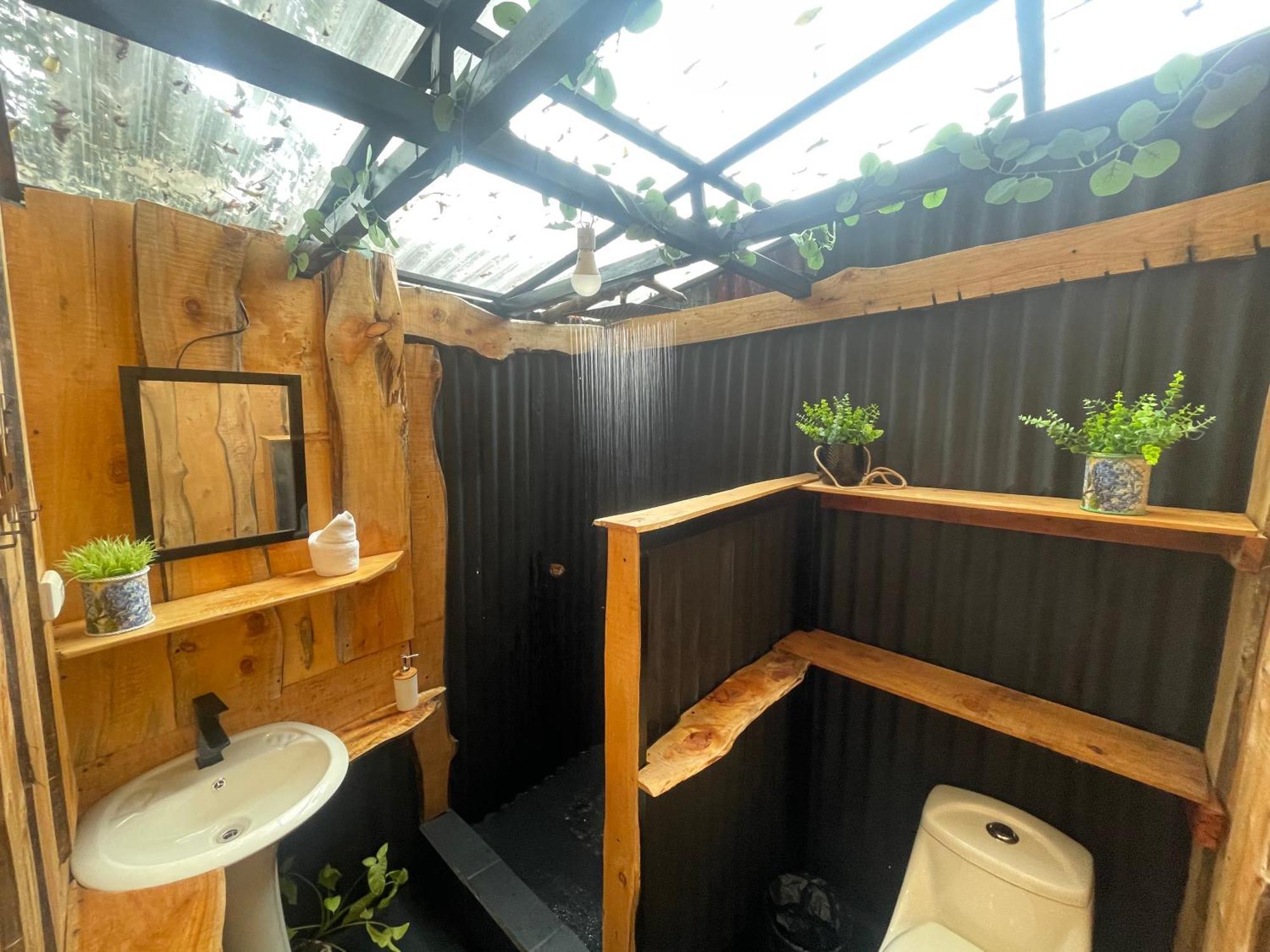Poas Volcano Observatory Lodge & Glamping Poasito Bagian luar foto